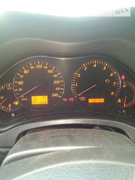 Седан Toyota Avensis 2005 в Ужгороді