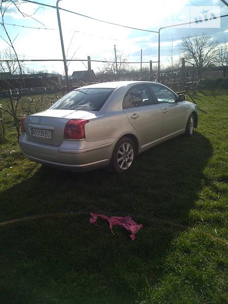 Седан Toyota Avensis 2005 в Ужгороді