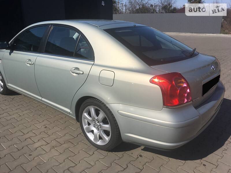 Хетчбек Toyota Avensis 2003 в Львові
