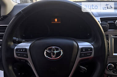 Універсал Toyota Avensis 2012 в 