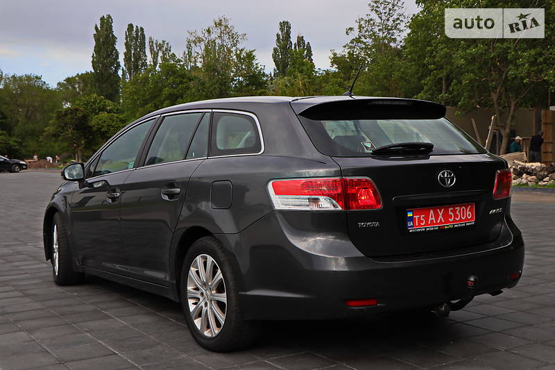 Універсал Toyota Avensis 2011 в Кременчуці
