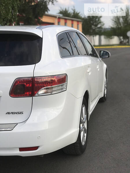 Універсал Toyota Avensis 2011 в Дубні фото 23 Універсал Toyota Avensis 2011 в Дубні