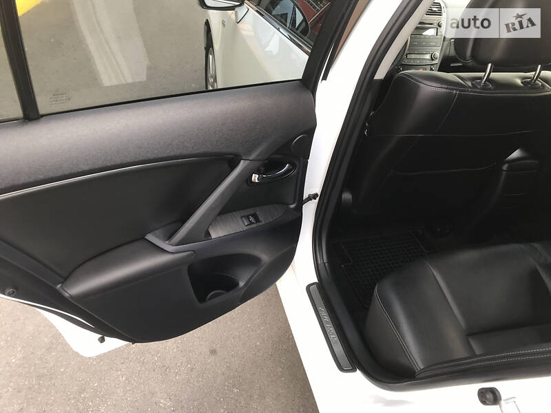 Універсал Toyota Avensis 2011 в Дубні фото 34 Універсал Toyota Avensis 2011 в Дубні