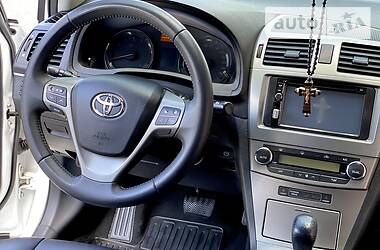 Седан Toyota Avensis 2012 в Одесі