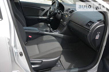 Седан Toyota Avensis 2009 в 