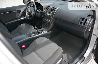Седан Toyota Avensis 2009 в 