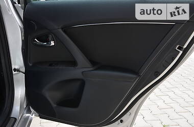 Седан Toyota Avensis 2009 в 