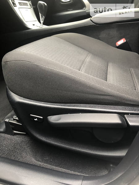 Седан Toyota Avensis 2013 в Киеве