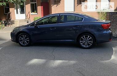 Седан Toyota Avensis 2012 в 