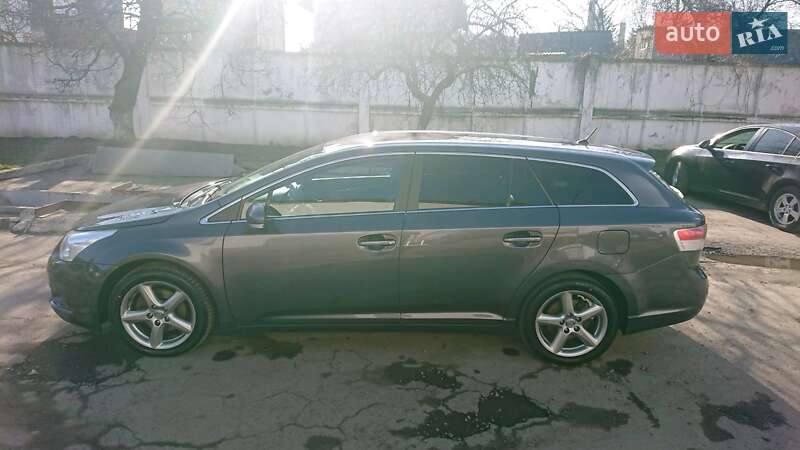 Универсал Toyota Avensis 2009 в Ровно