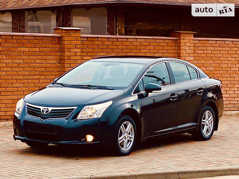 Седан Toyota Avensis 2011 в Одессе