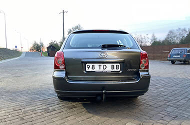 Універсал Toyota Avensis 2006 в Рівному