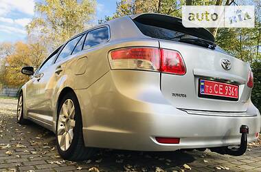 Универсал Toyota Avensis 2009 в Самборе