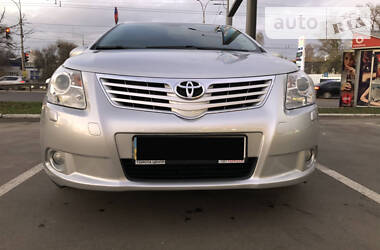 Седан Toyota Avensis 2012 в Києві