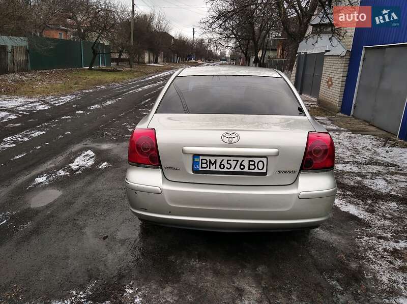 Седан Toyota Avensis 2005 в Белополье