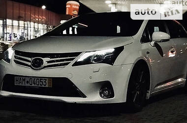 Универсал Toyota Avensis 2012 в Львове