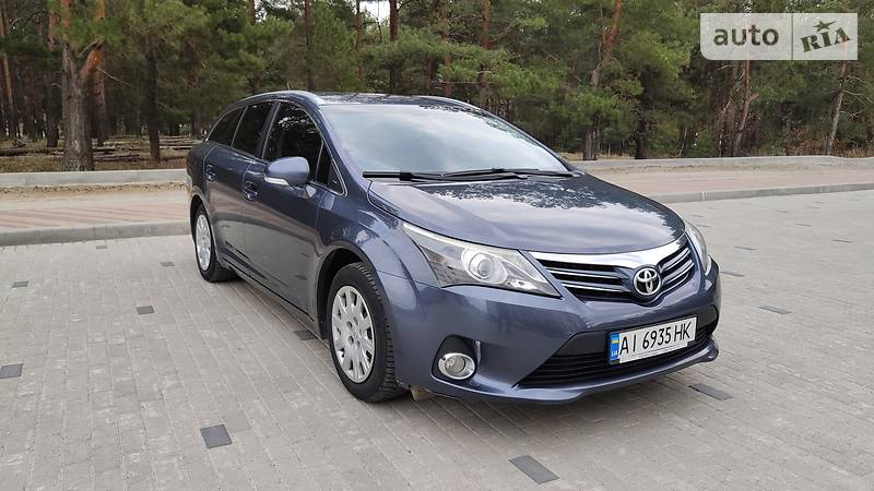 Универсал Toyota Avensis 2012 в Обухове