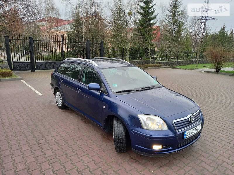 Універсал Toyota Avensis 2005 в Миргороді