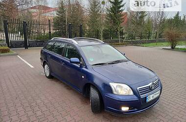 Універсал Toyota Avensis 2005 в Миргороді