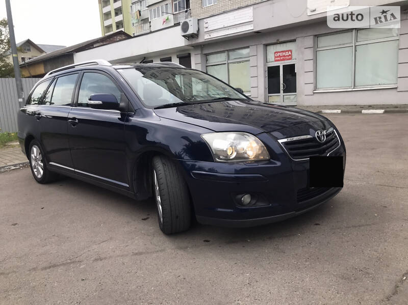 Подстаканник тойота авенсис 2007