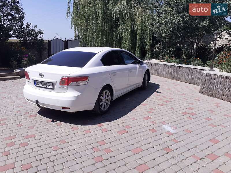 Седан Toyota Avensis 2010 в Кам'янець-Подільському