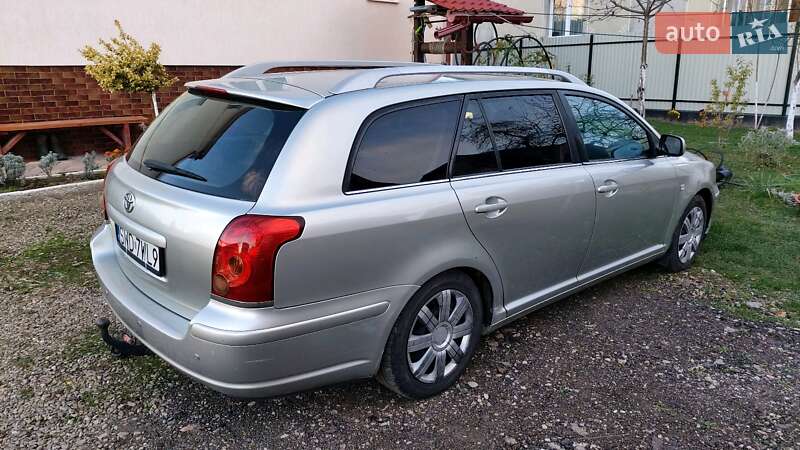Универсал Toyota Avensis 2005 в Самборе