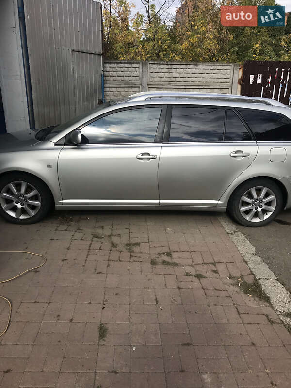 Универсал Toyota Avensis 2003 в Коломые