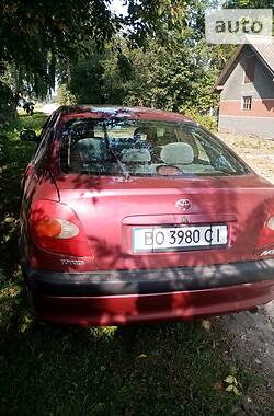 Лифтбек Toyota Avensis 1998 в Тернополе