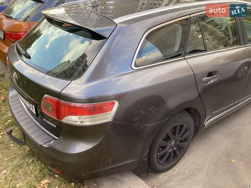 Універсал Toyota Avensis 2009 в Києві