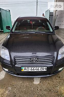 Седан Toyota Avensis 2005 в Виноградові