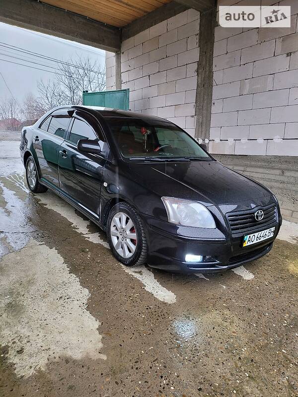 Седан Toyota Avensis 2005 в Виноградові