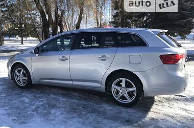 Универсал Toyota Avensis 2013 в Ровно