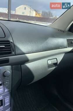 Седан Toyota Avensis 2007 в Самборе