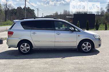 Минивэн Toyota Avensis 2001 в Яворове