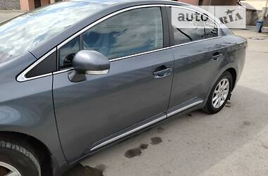 Седан Toyota Avensis 2010 в Корце