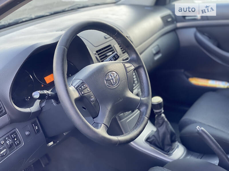Универсал Toyota Avensis 2008 в Ужгороде