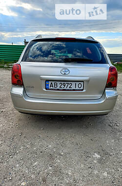 Универсал Toyota Avensis 2004 в Крыжополе