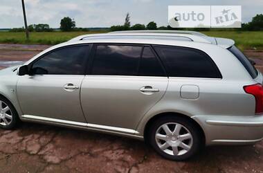 Универсал Toyota Avensis 2005 в Середине-Буде