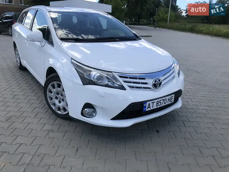 Toyota Avensis 2013