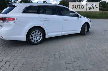 Универсал Toyota Avensis 2013 в Косове