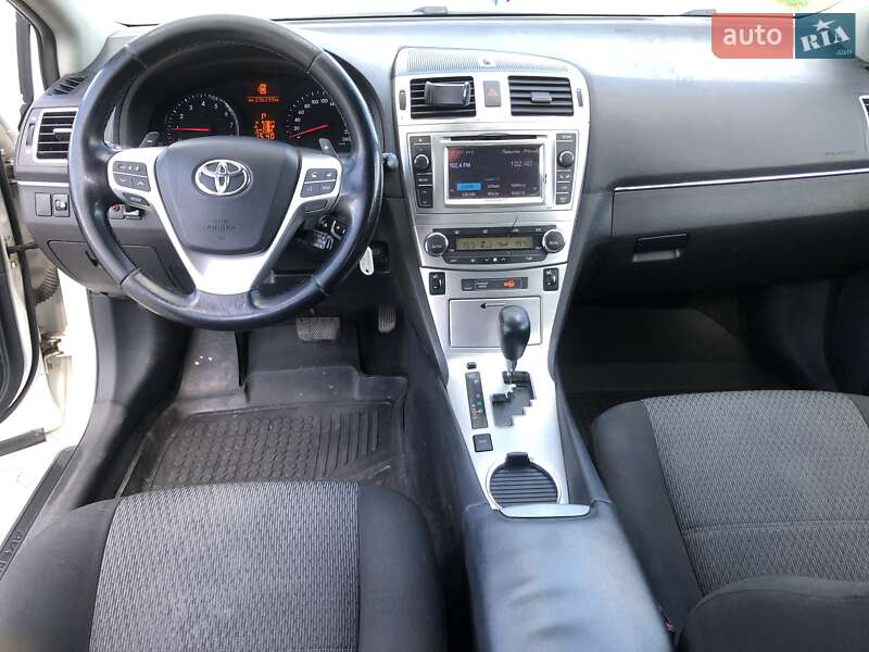 Универсал Toyota Avensis 2013 в Косове