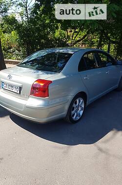 Седан Toyota Avensis 2003 в Умани