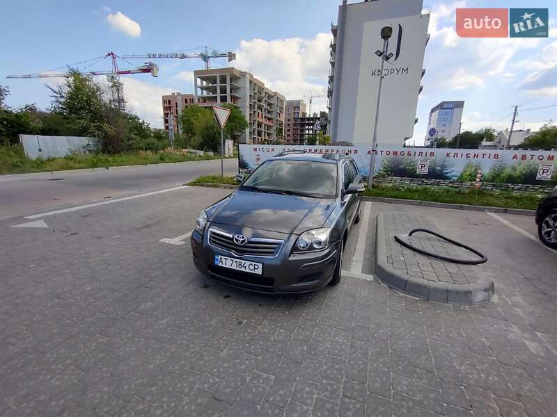 Универсал Toyota Avensis 2008 в Львове