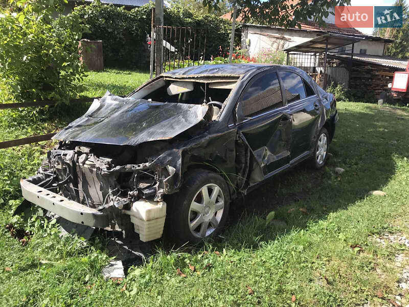 Хетчбек Toyota Avensis 2006 в Косові