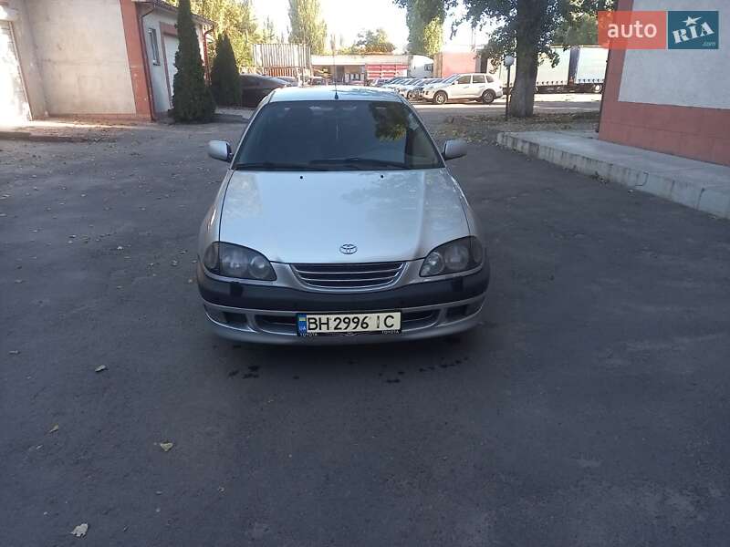 Седан Toyota Avensis 1998 в Одессе