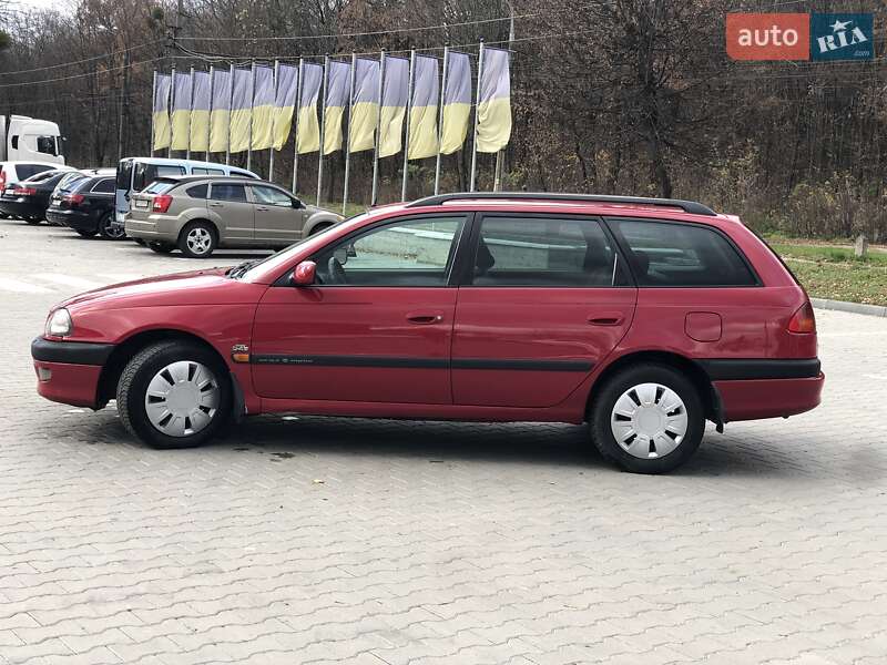 Универсал Toyota Avensis 2000 в Виннице