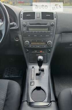 Седан Toyota Avensis 2008 в Днепре