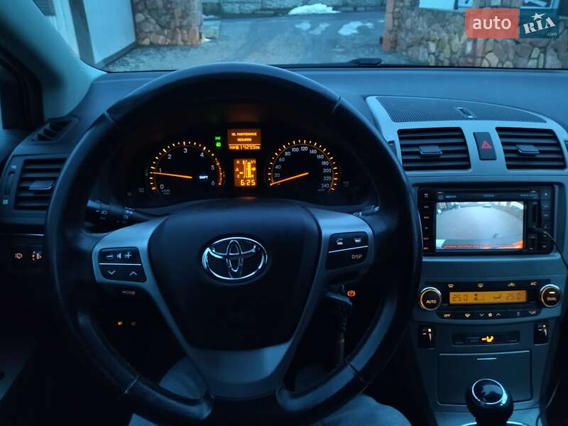 Универсал Toyota Avensis 2011 в Любешове