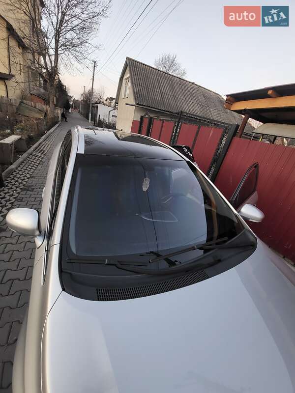 Універсал Toyota Avensis 2011 в Івано-Франківську