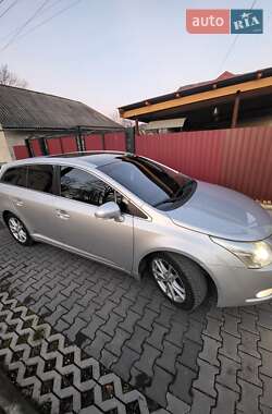Універсал Toyota Avensis 2011 в Івано-Франківську